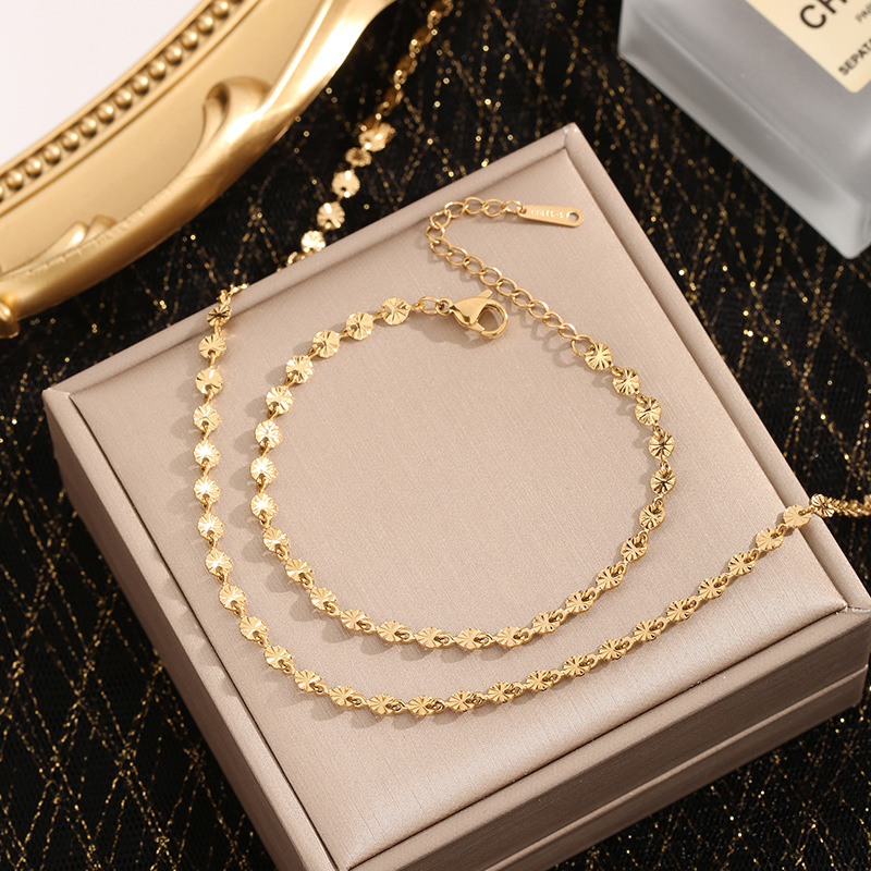 Europe and the United States cross-border 2024 new metal wafer batch flower-shaped titanium steel necklace chain bracelet set non-fading hand rope