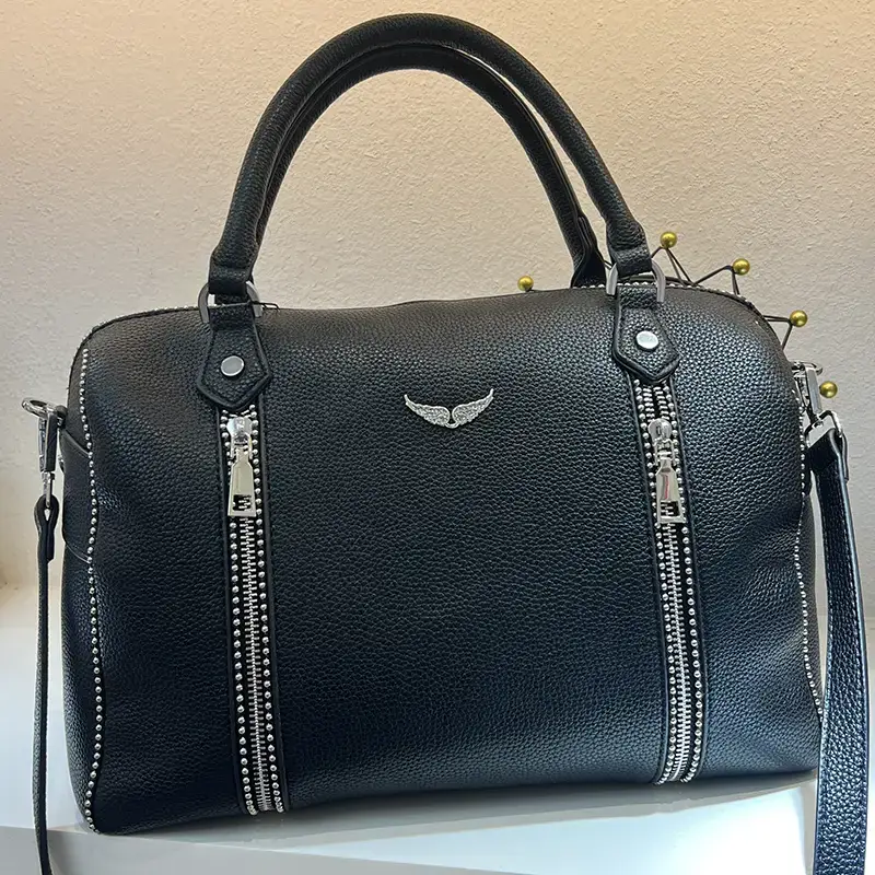 Zv French-Style Pillow Bag, Handbag for Women, Fashionable and Versatile, Large Capacity, Light Luxury Texture, Elegant Rivet Wing Crossbody Bag
