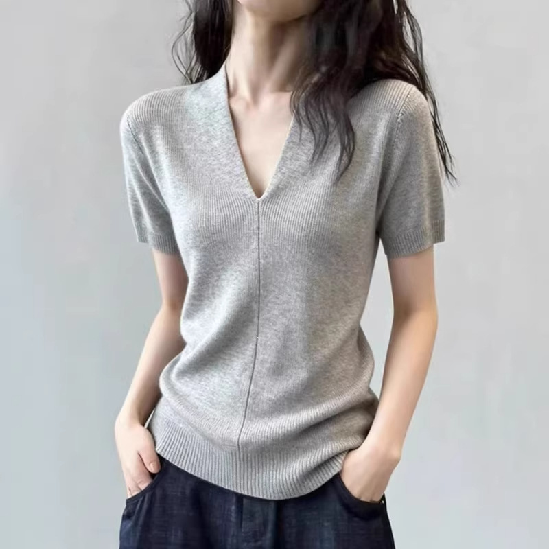 Korean-Style Light Luxury 2026 Summer Fashion V-Neck Knit Top for Women, Elegant Slim-Fit, Feminine, Mature Short-Sleeve Blouse