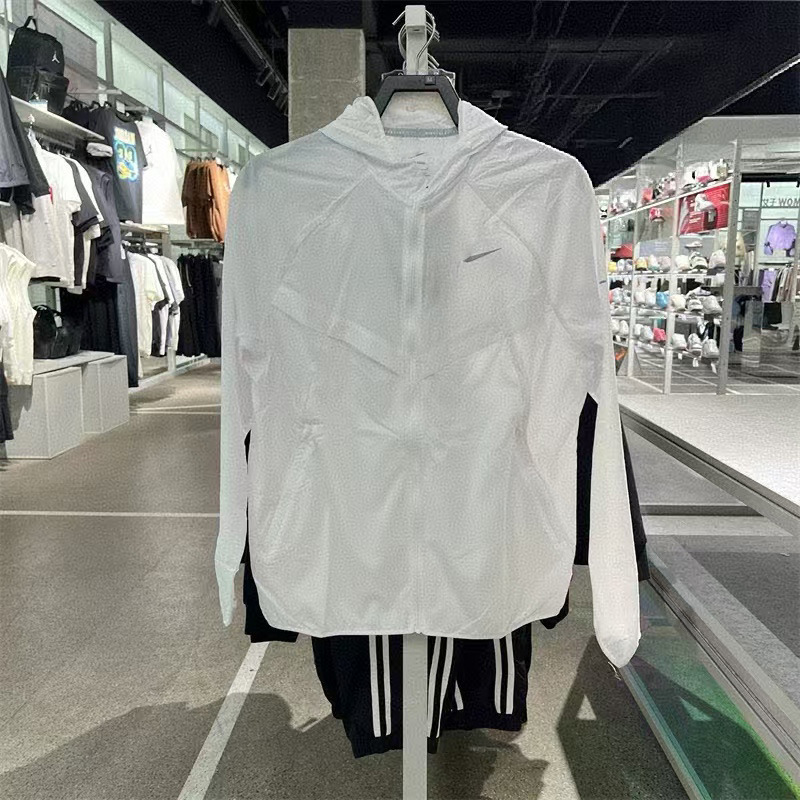 Men's Summer Outdoor Sports and Leisure Sun Protection Training Running Hooded Woven Jacket Sun Protection Outer Skin Jacket 4549 Foto QC de 1688 na Qualit.ly