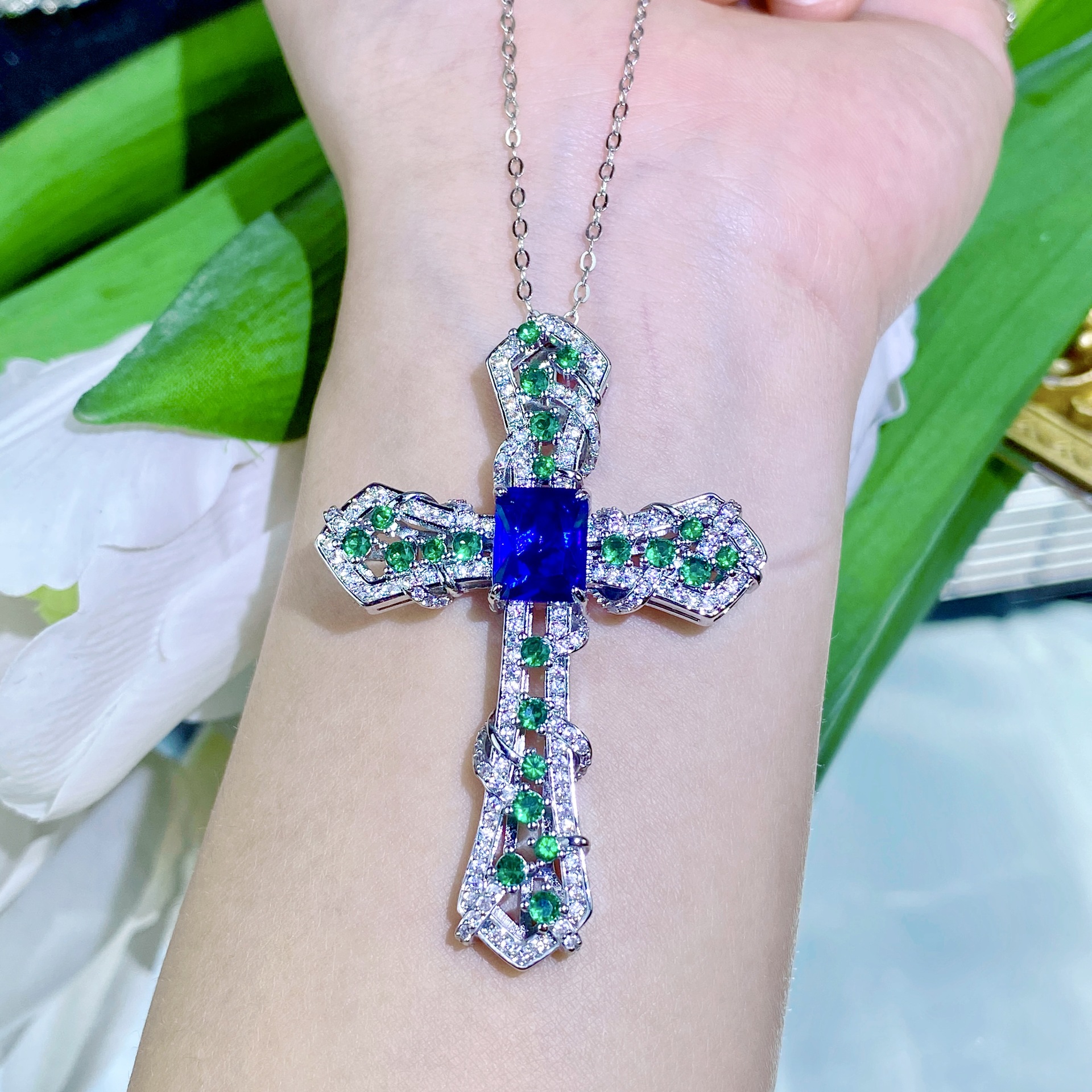Light Luxury Heavy Industry Emerald Blue Diamond Cross Necklace Women's High Set Jewelry Design Royal Sapphire Pendant