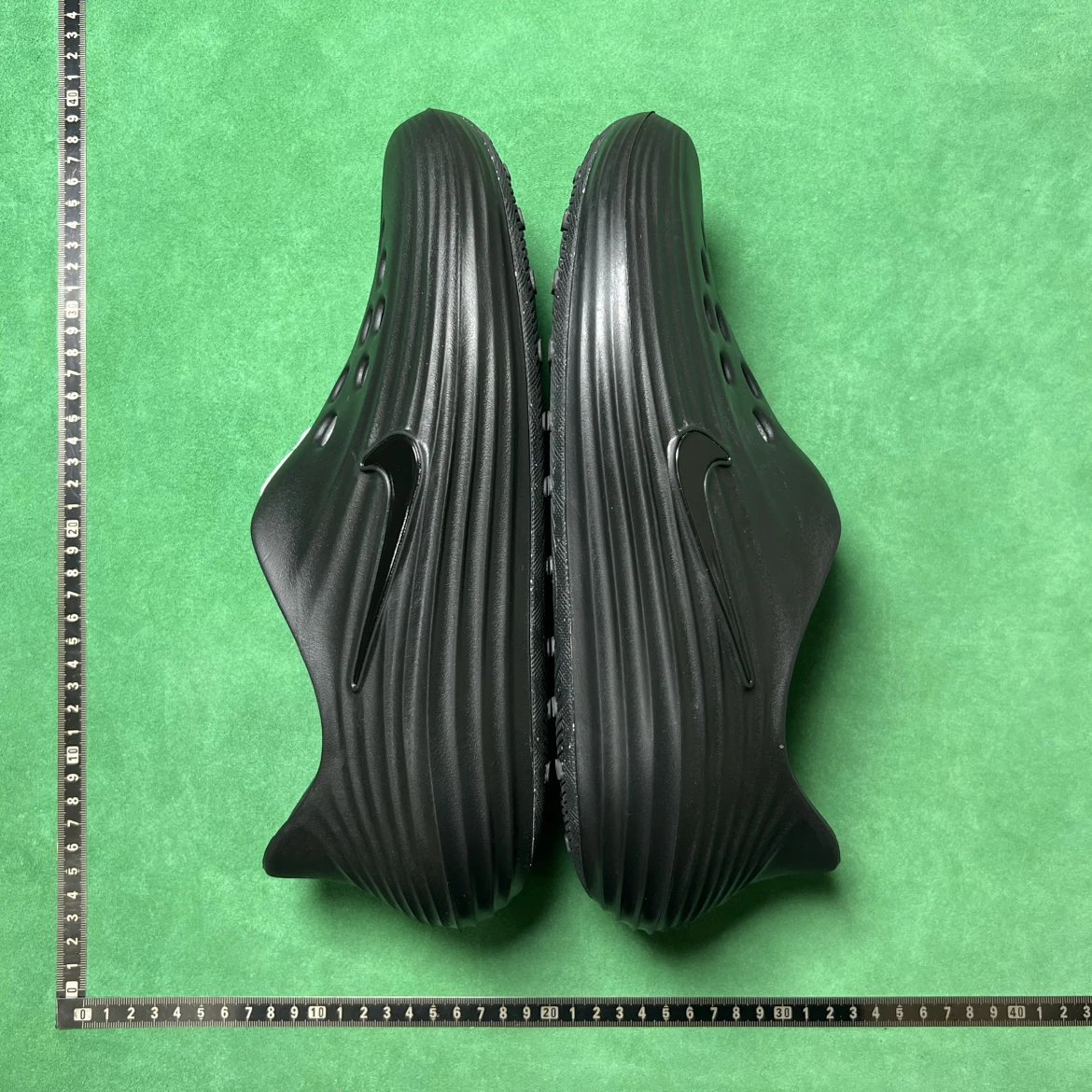 9LW 简约舒适洞洞鞋