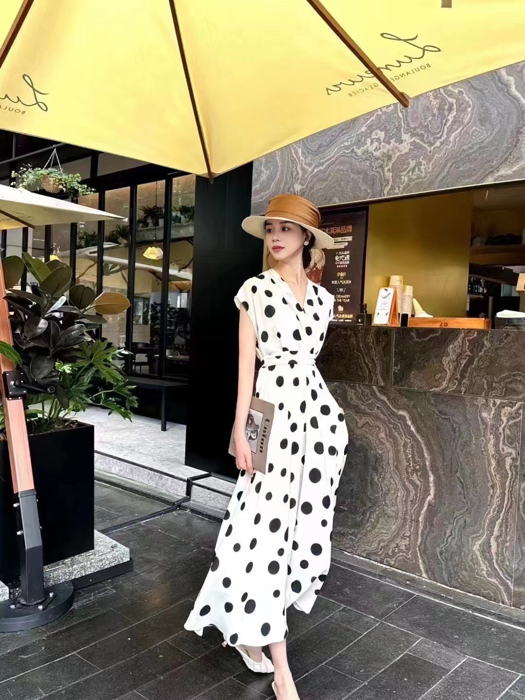 Nanyou Foreign Trade 2025 Summer Style High-End Waist Slimming V-Neck Large Polka Dot Print Dress for Women