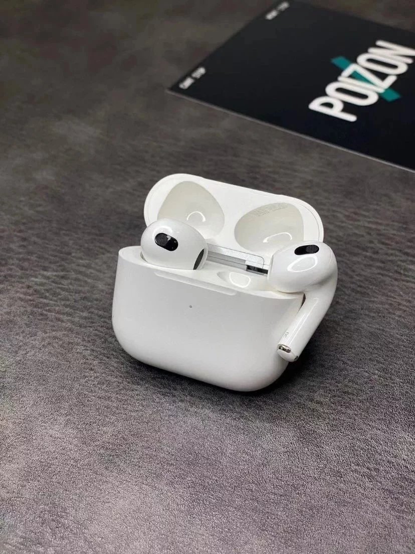 Apple AirPods (3rd generation) MagSafe Charging Case