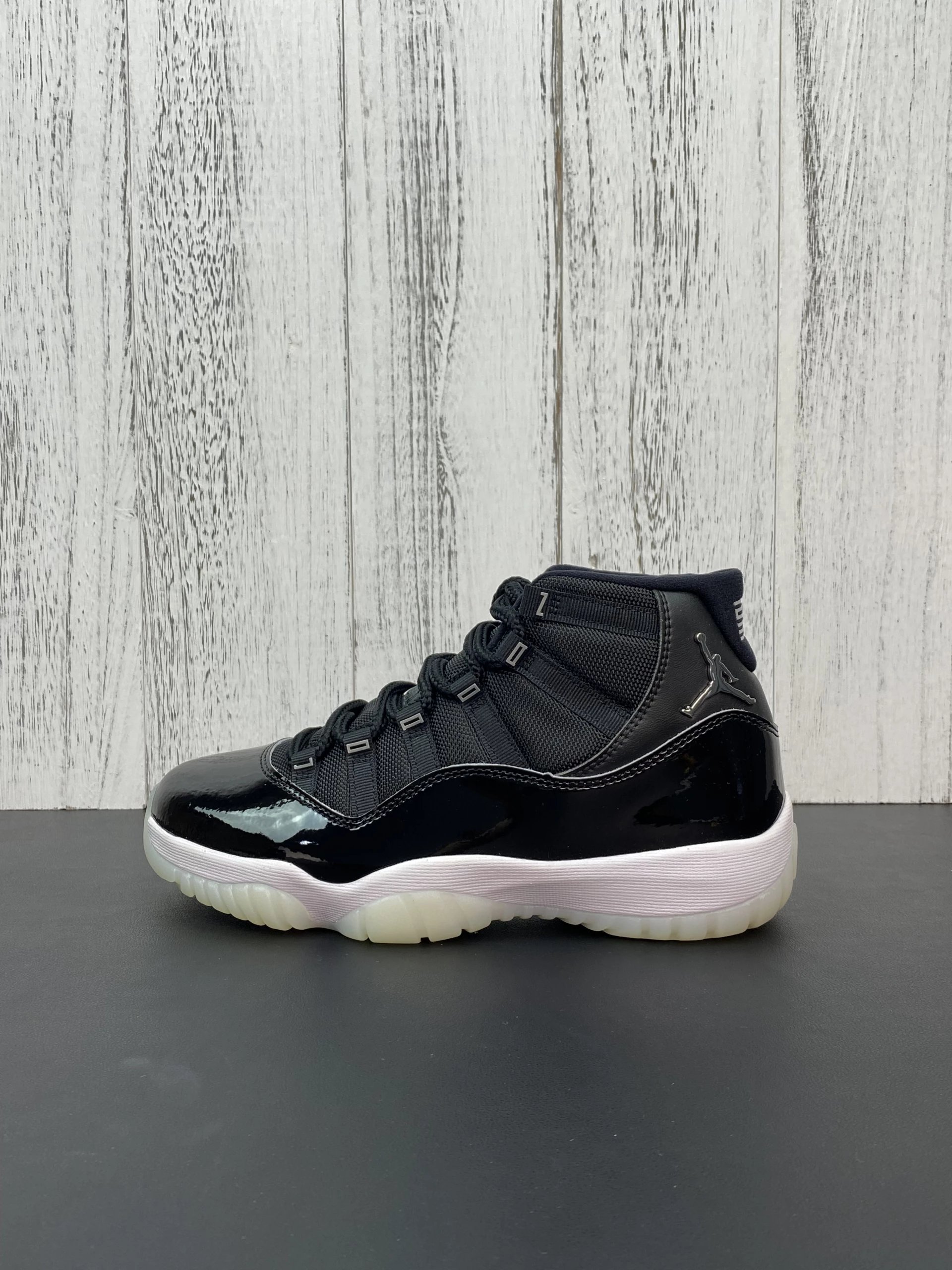 Nike Air Jordan 11 Retro White Red Sneakers