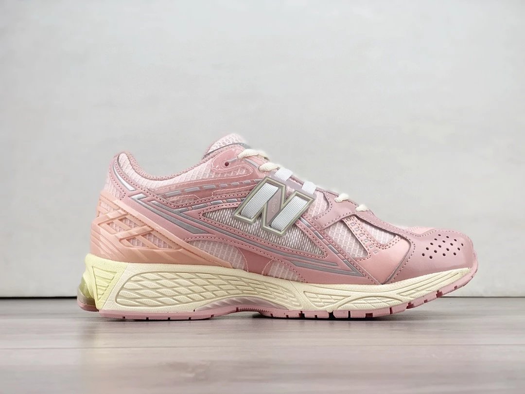 New Balance 1906R Pink Sneakers