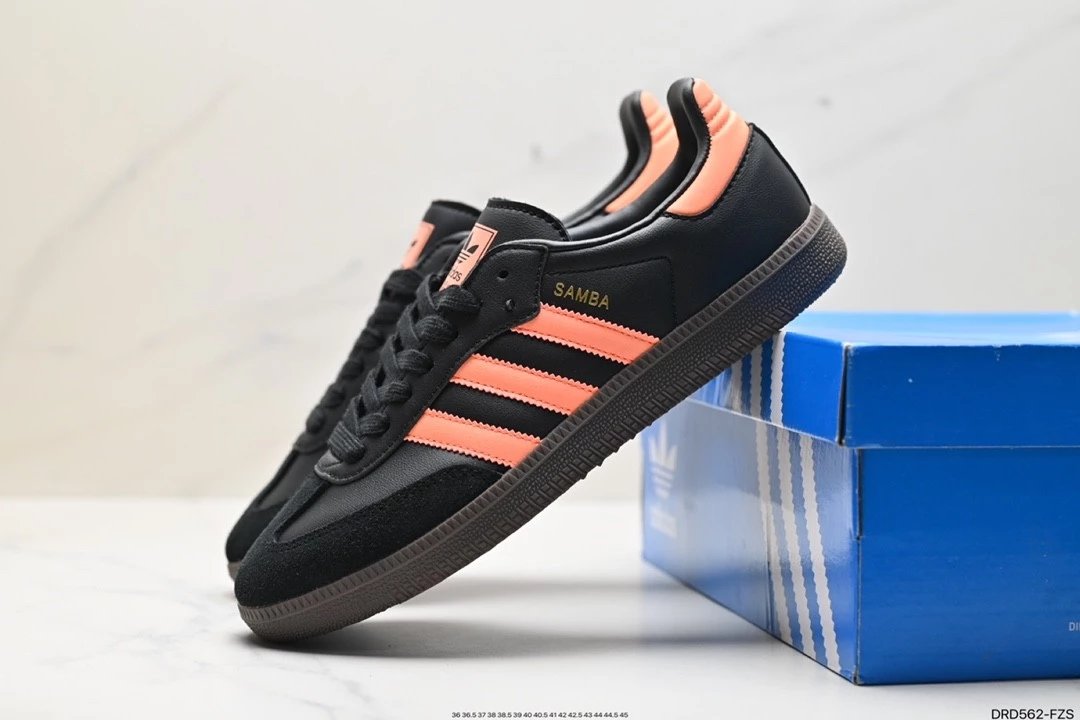 Adidas Sneakers