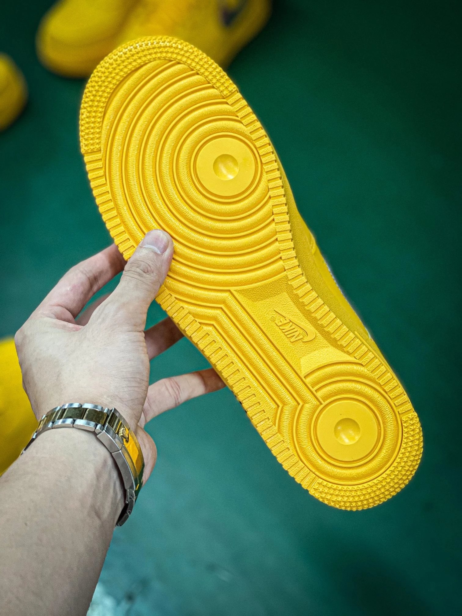 Nike Air Force 1 Low Yellow Silver