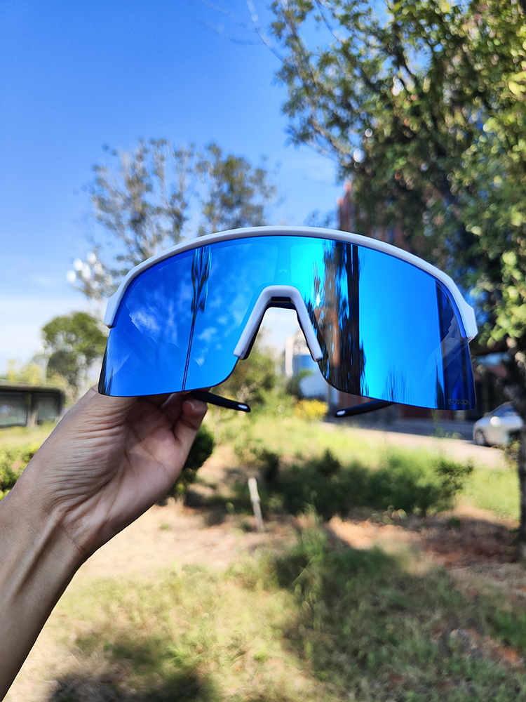 Oakley Sutro OO9463-1439 Sunglasses