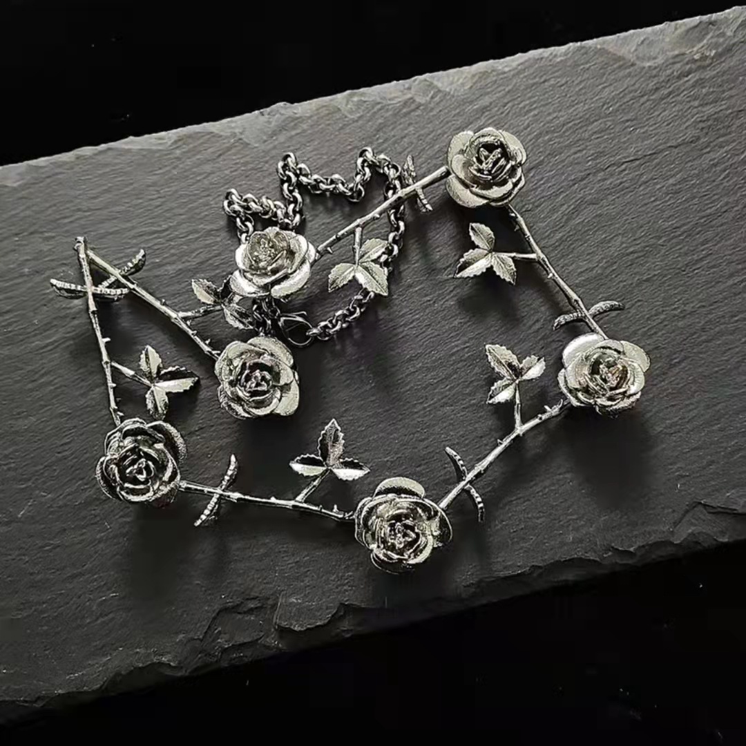 CHUMEI Silver Rose Necklace