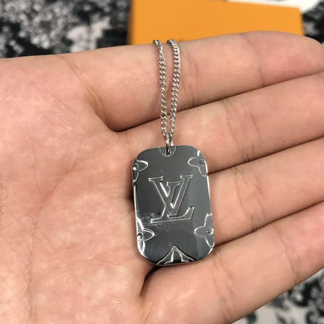 Louis Vuitton COOLBBS 750 UGE312 Necklace