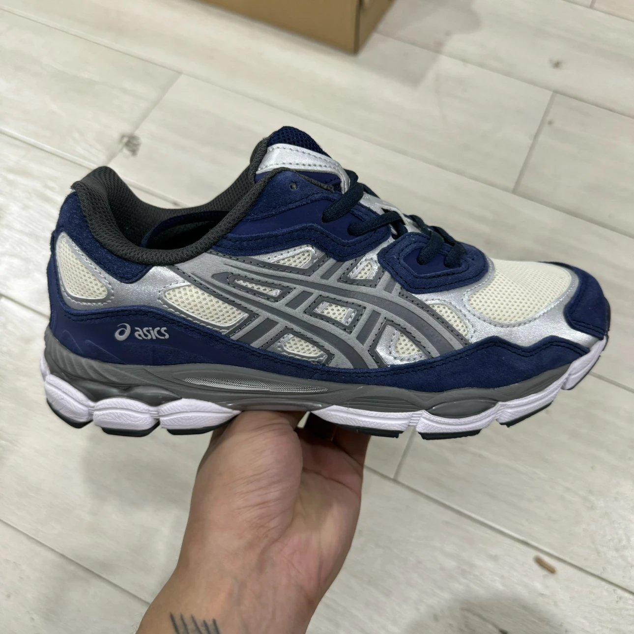 Asics Sneakers