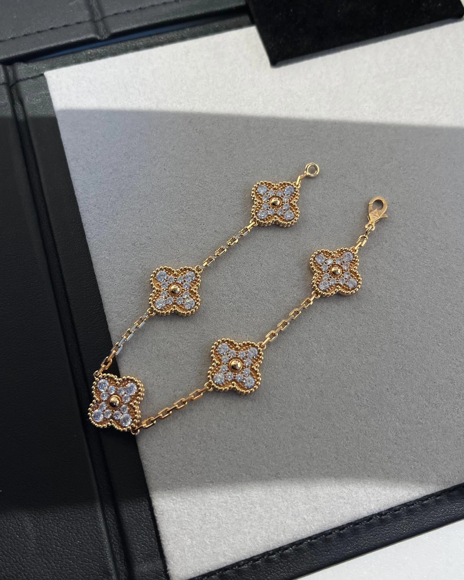 Van Cleef & Arpels Accessories