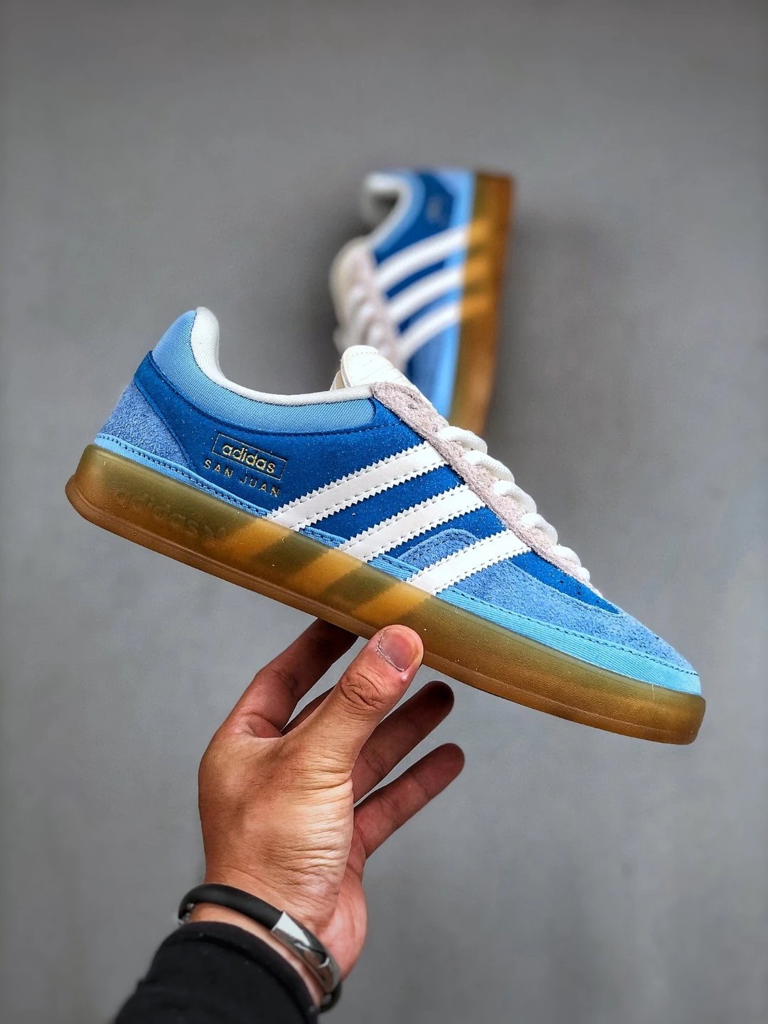 Adidas Sneakers