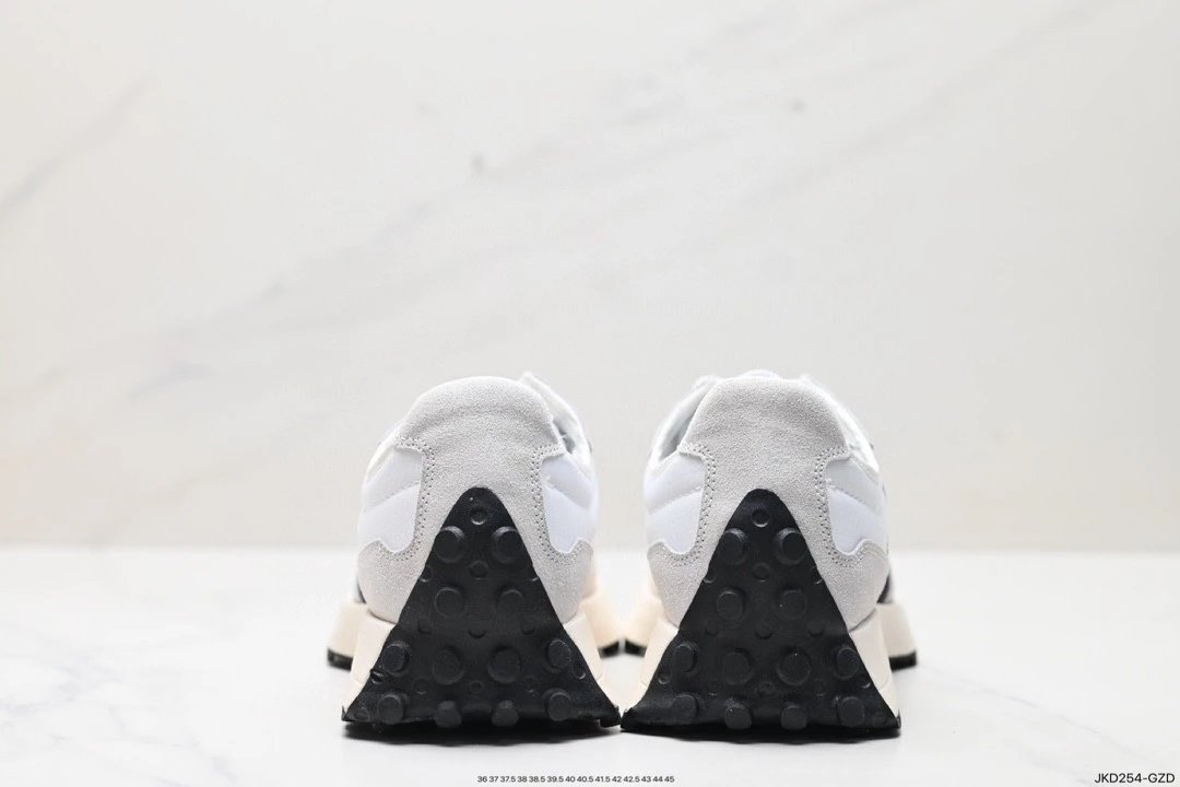 New Balance MS327FE Sneakers