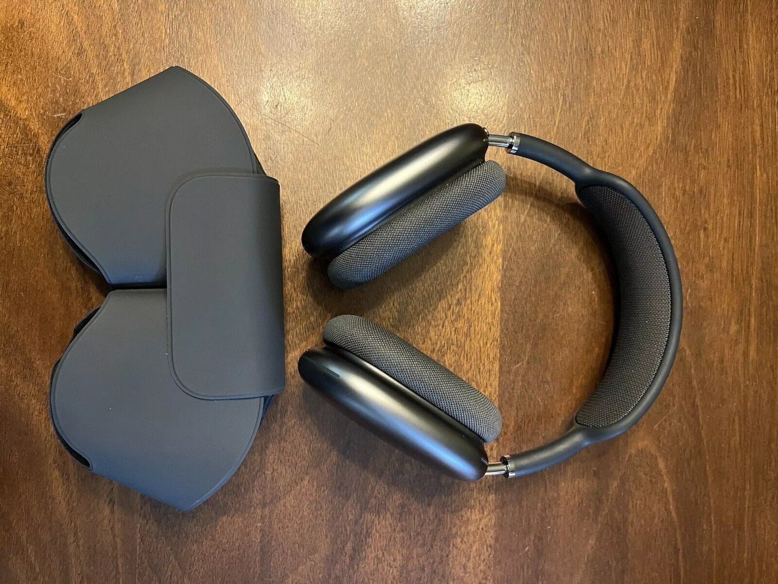 Apple AirPods Max Midnight Headphones