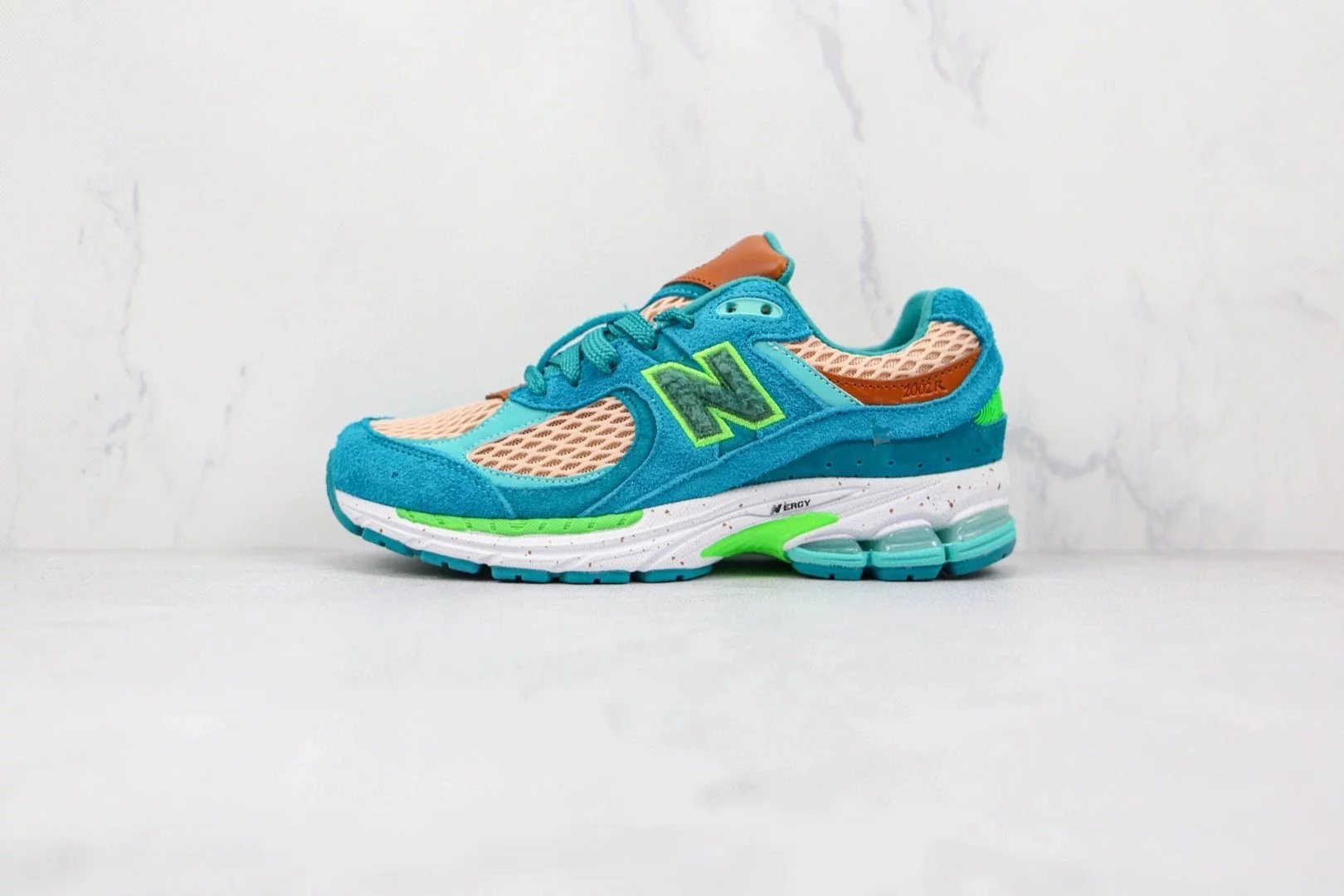 New Balance M2002RDC Sneakers