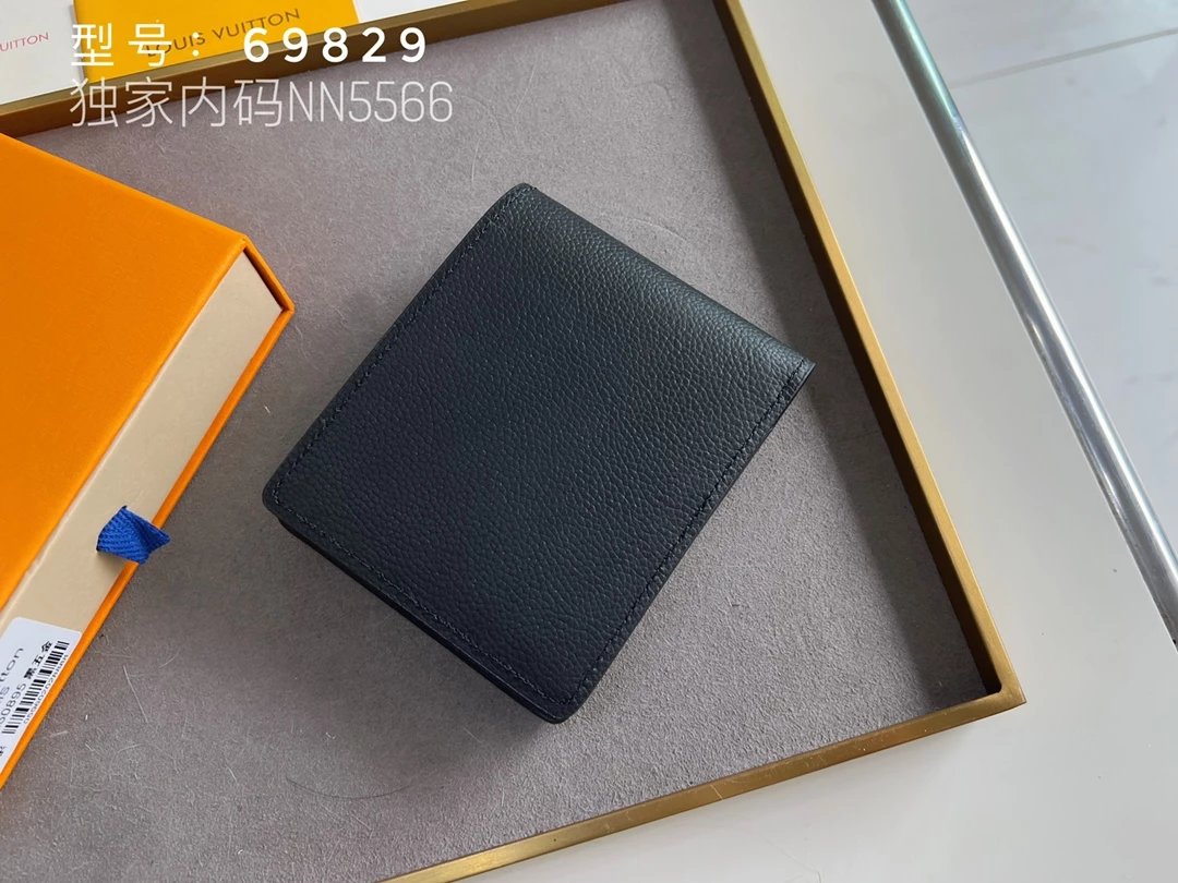 Louis Vuitton Wallet 69829