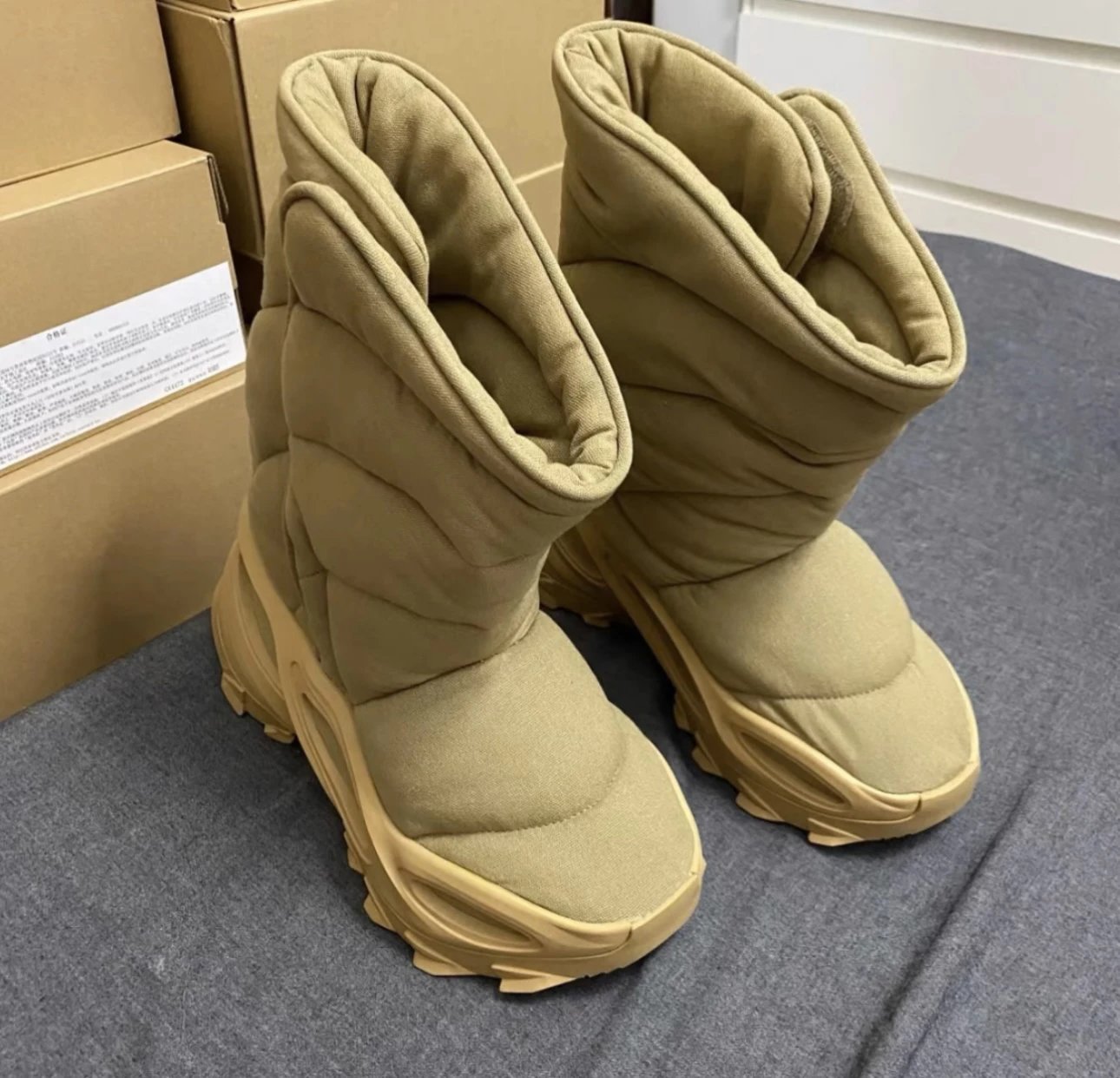 Yeezy Shoes