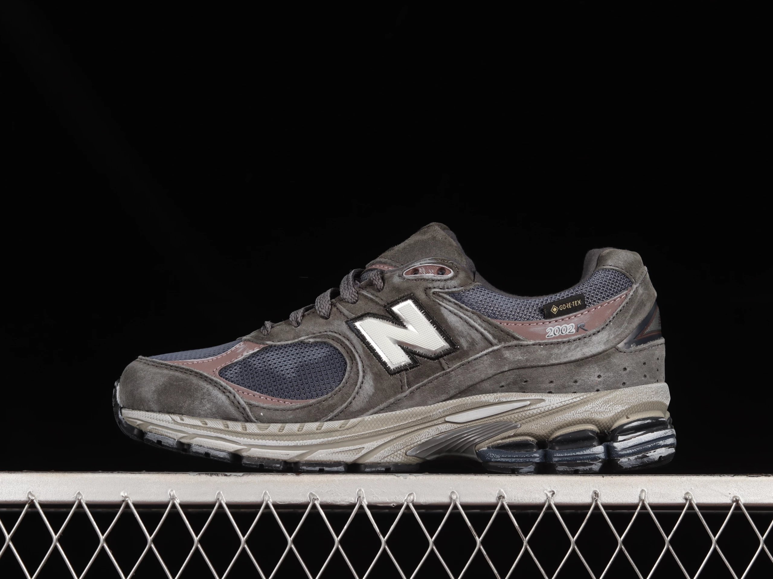 New Balance ML2002RDB Sneakers