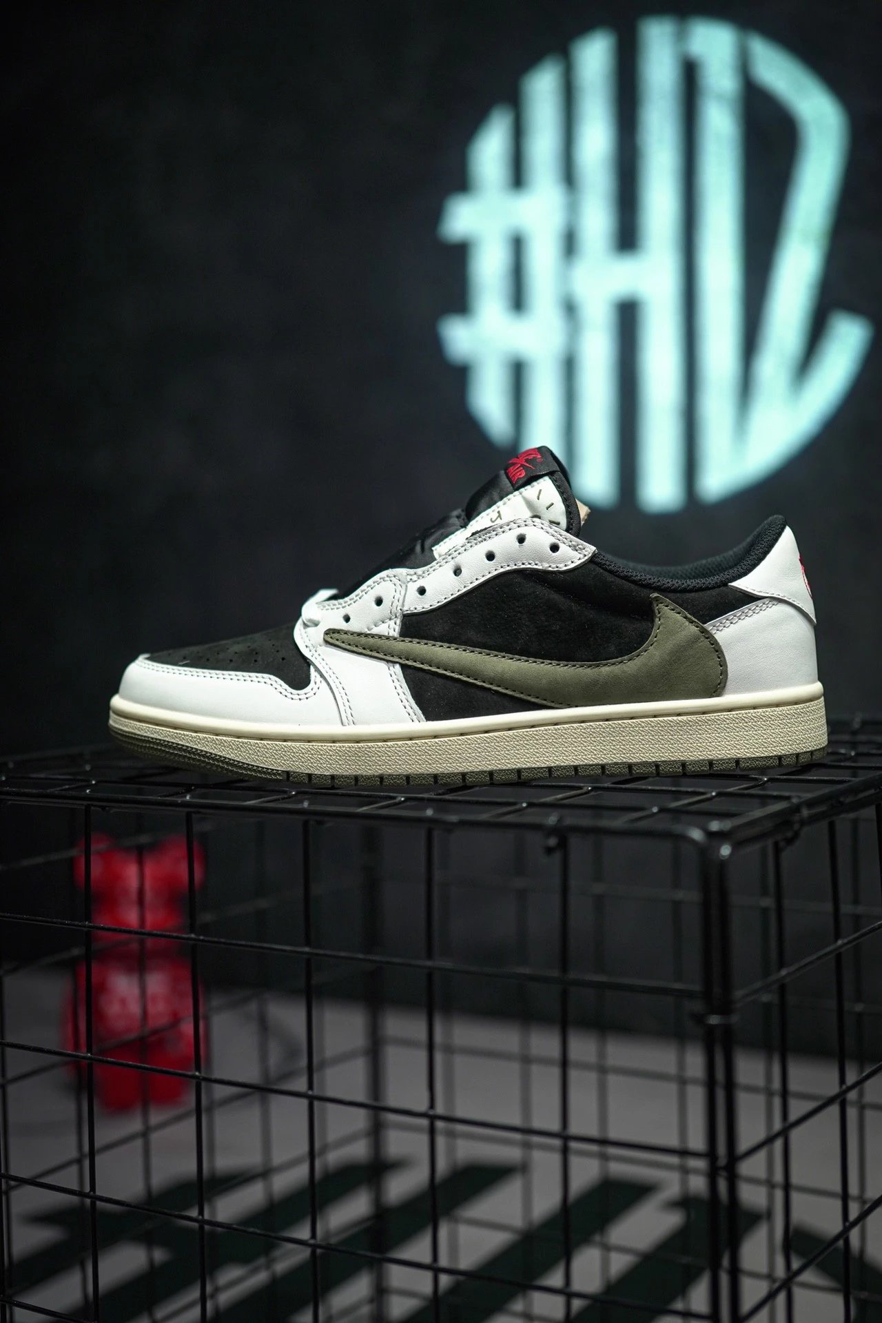Nike Air Jordan 1 Retro Low OG DZ4137-106