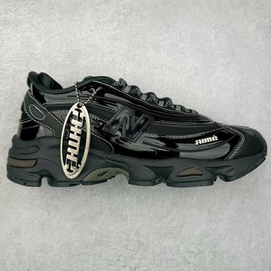 New Balance Sneakers QC photo from TAOBAO on Qualit.ly