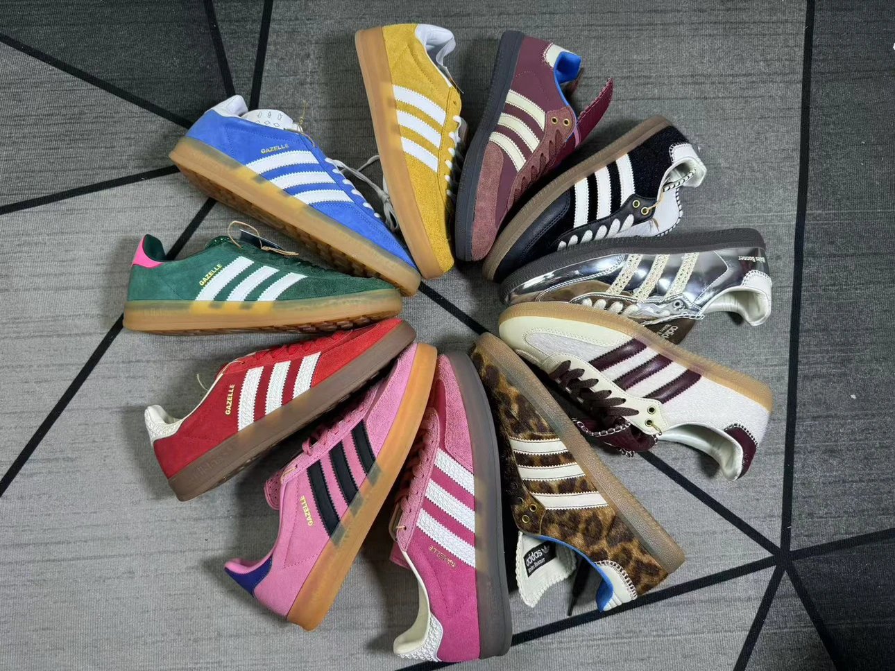 Adidas Sneakers
