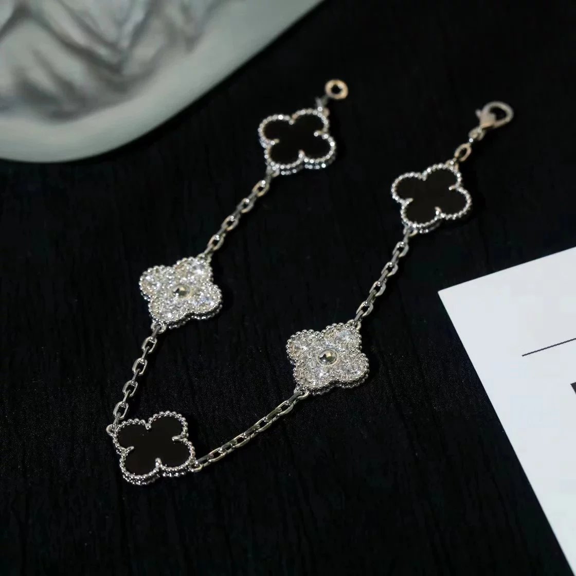 Van Cleef & Arpels Accessories