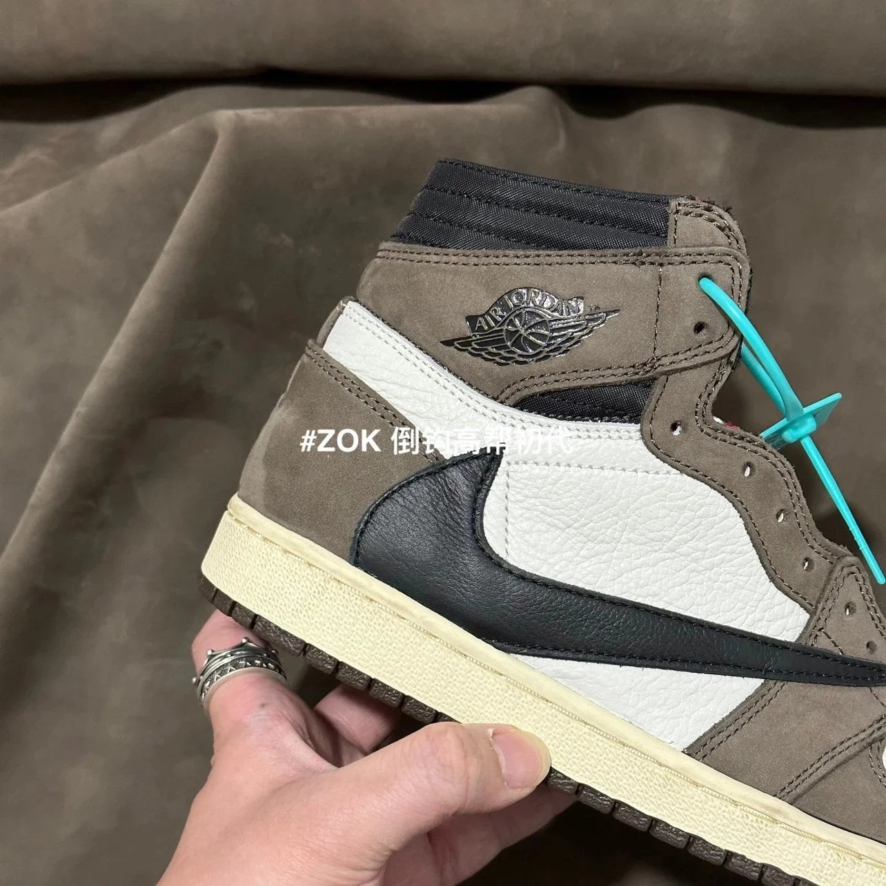 Nike Air Jordan 1 Retro High OG TS SP Travis Scott