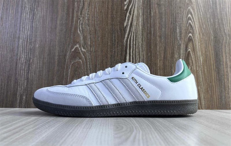 Adidas Sneakers