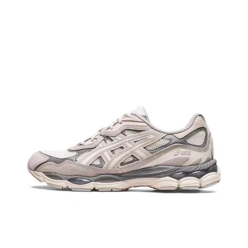 Asics Sneakers
