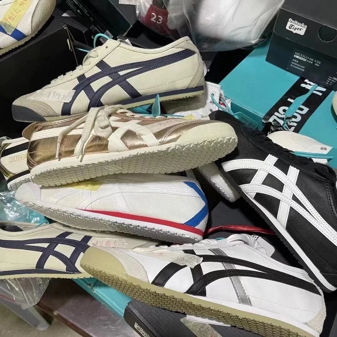 Asics Sneakers