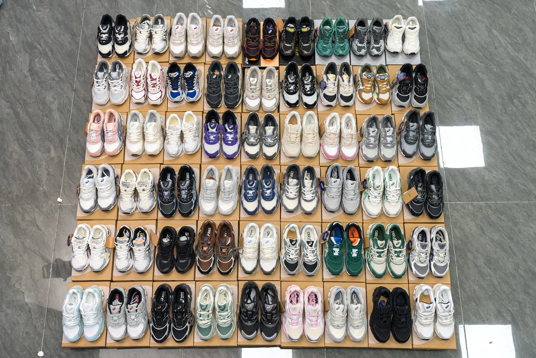 Asics Sneakers