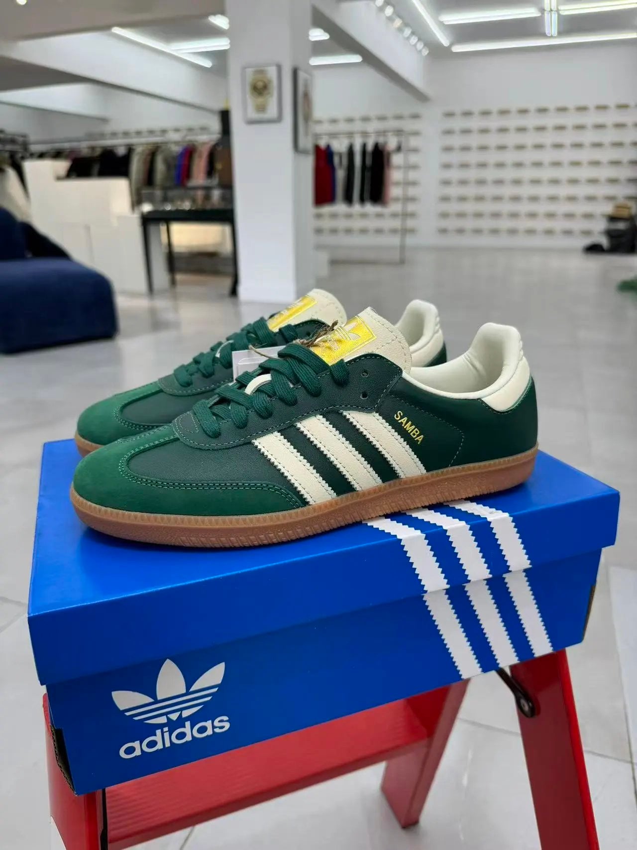 Adidas Sneakers