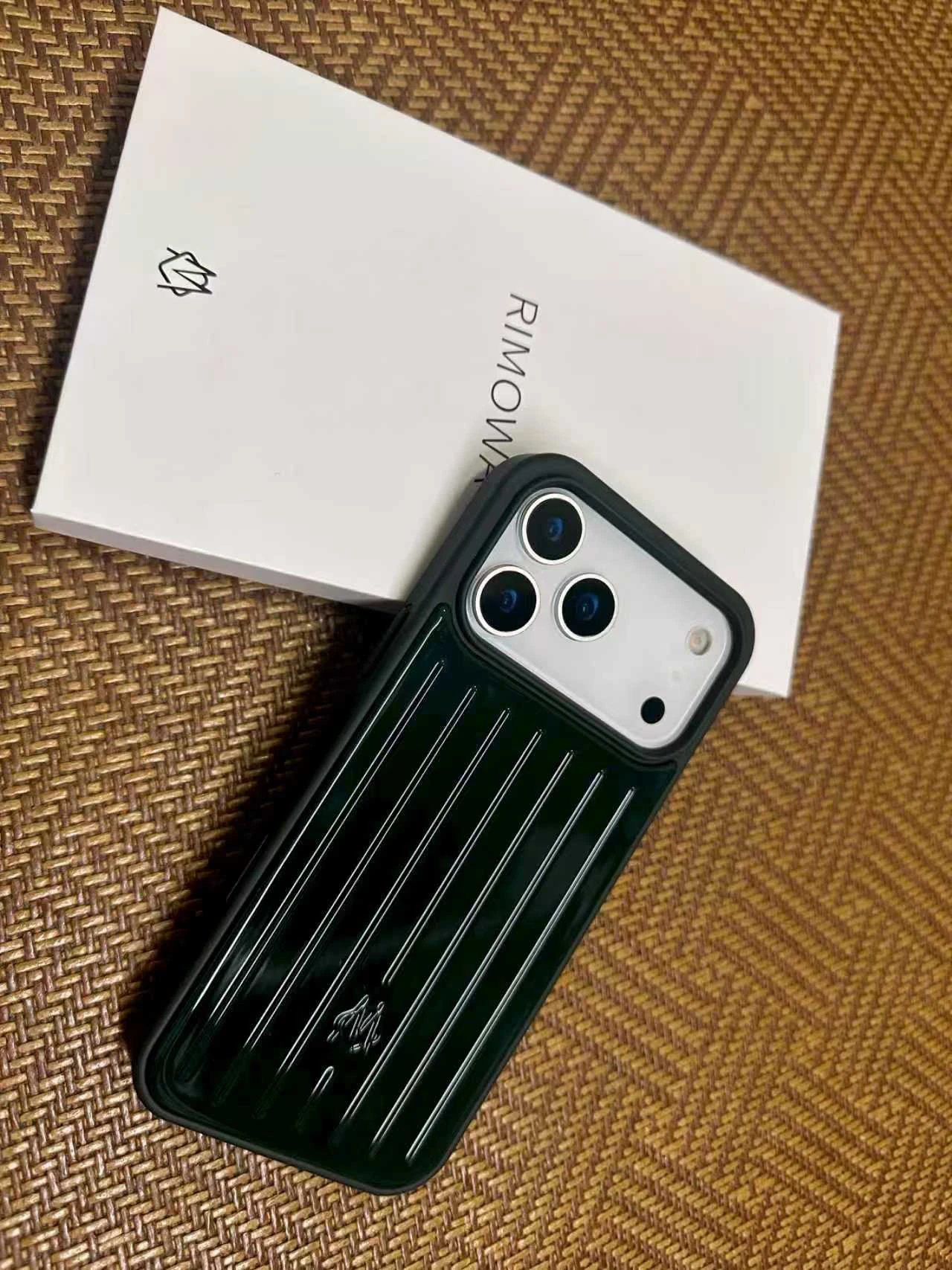 Rimowa Accessories QC photo from TAOBAO on Qualit.ly