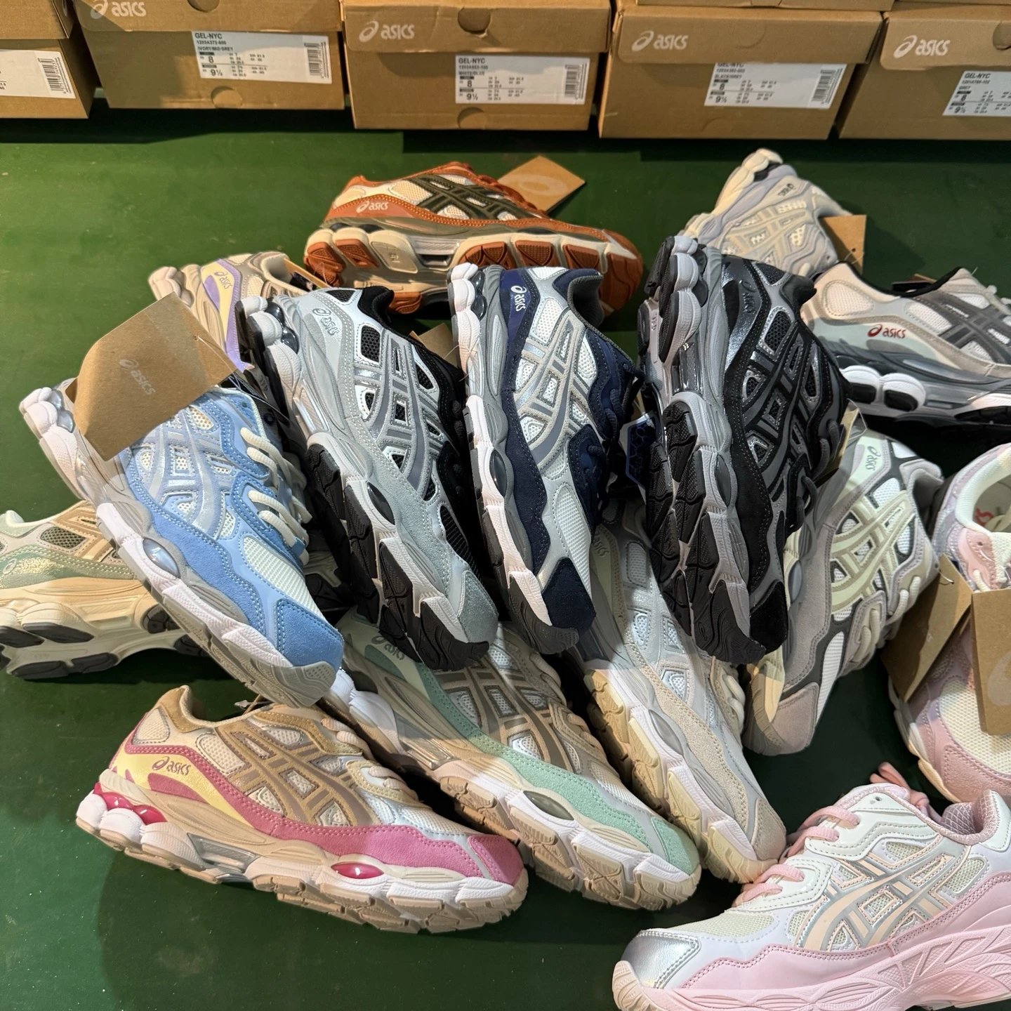 Asics Sneakers