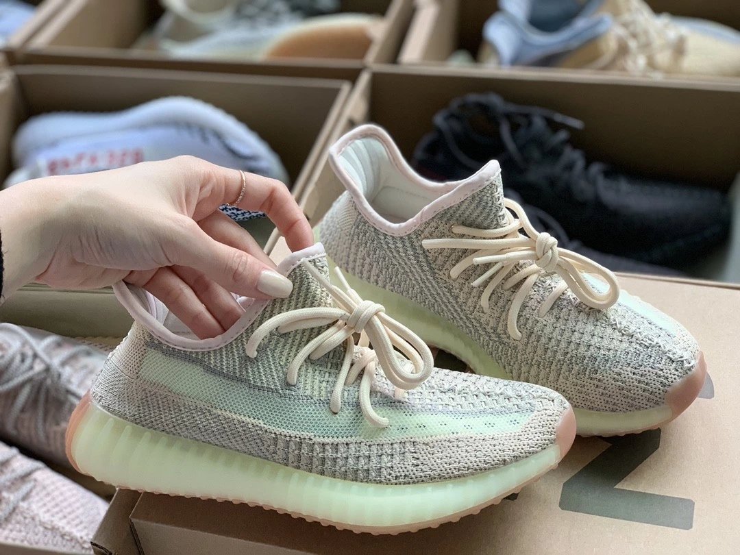 Yeezy Sneakers