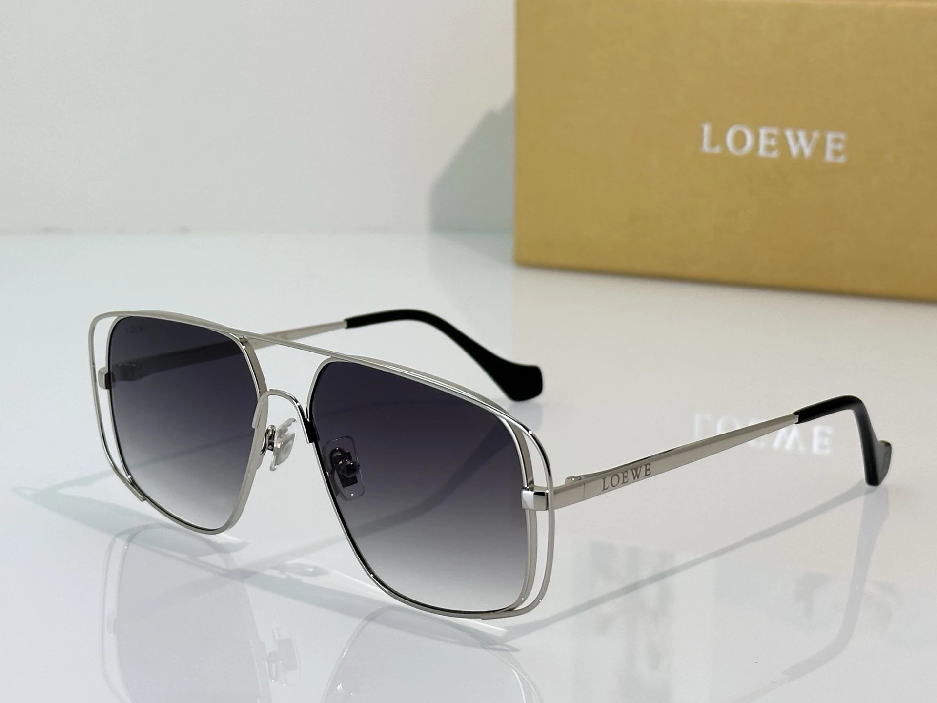 Loewe LW5130S 004 Sunglasses