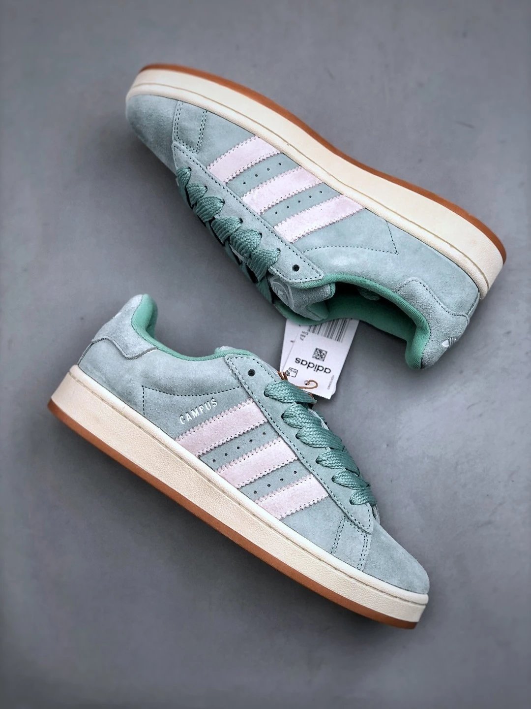 Adidas Sneakers