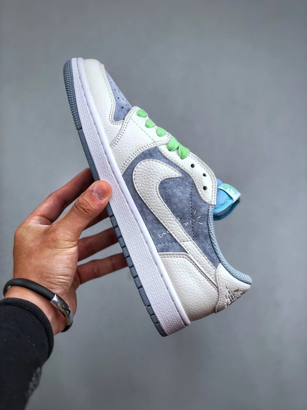 Nike Air Jordan 1 Low SE Light Smoke Grey