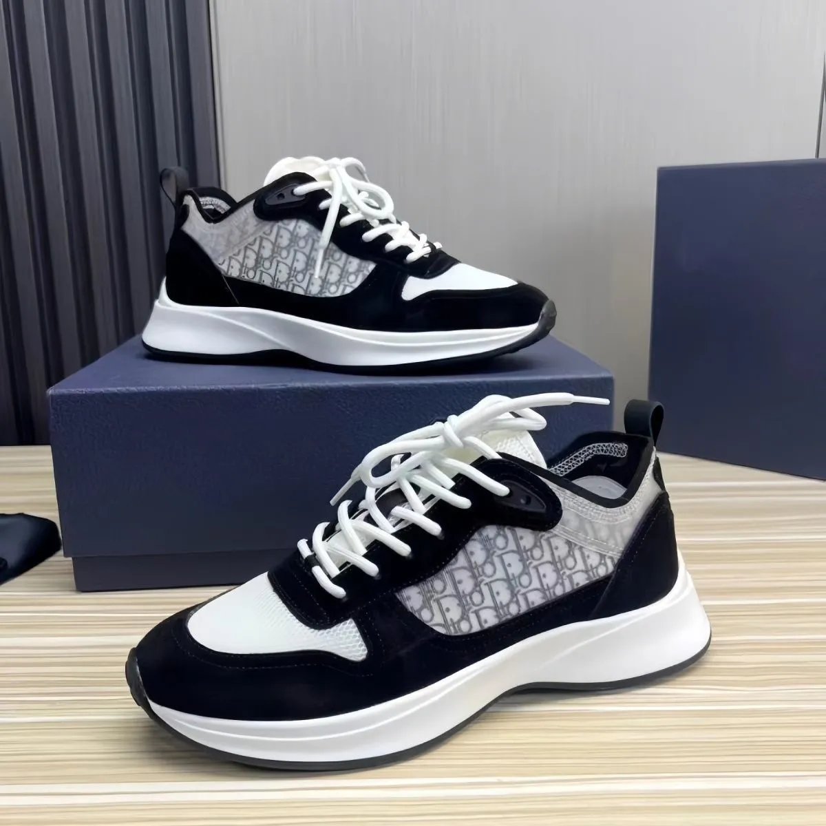 Dior B25 Sneakers