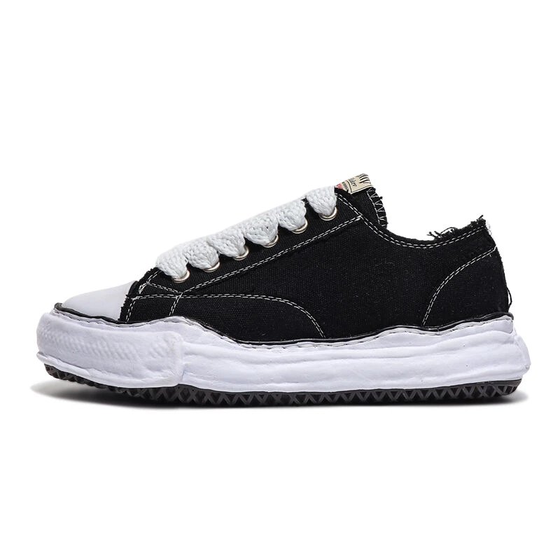 M**Y shoe