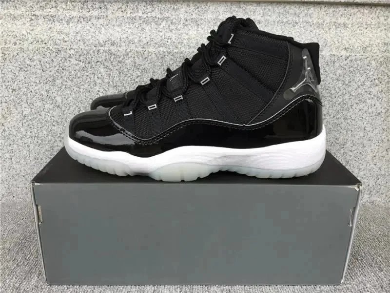 Air Jordan 11 Retro Concord