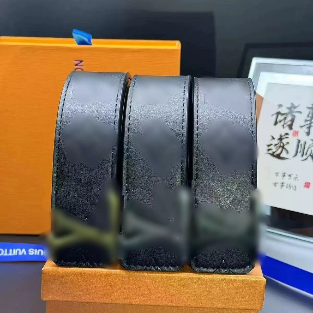 新款L男士皮带平滑扣V字母腰带青年格子纹裤腰带潮流休闲商务皮带