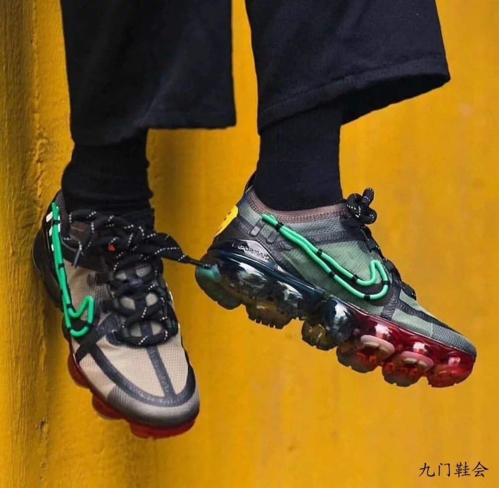 VaporMax 2019 x CPFM 霓虹灯笑脸大气垫运动跑鞋CD7001-300