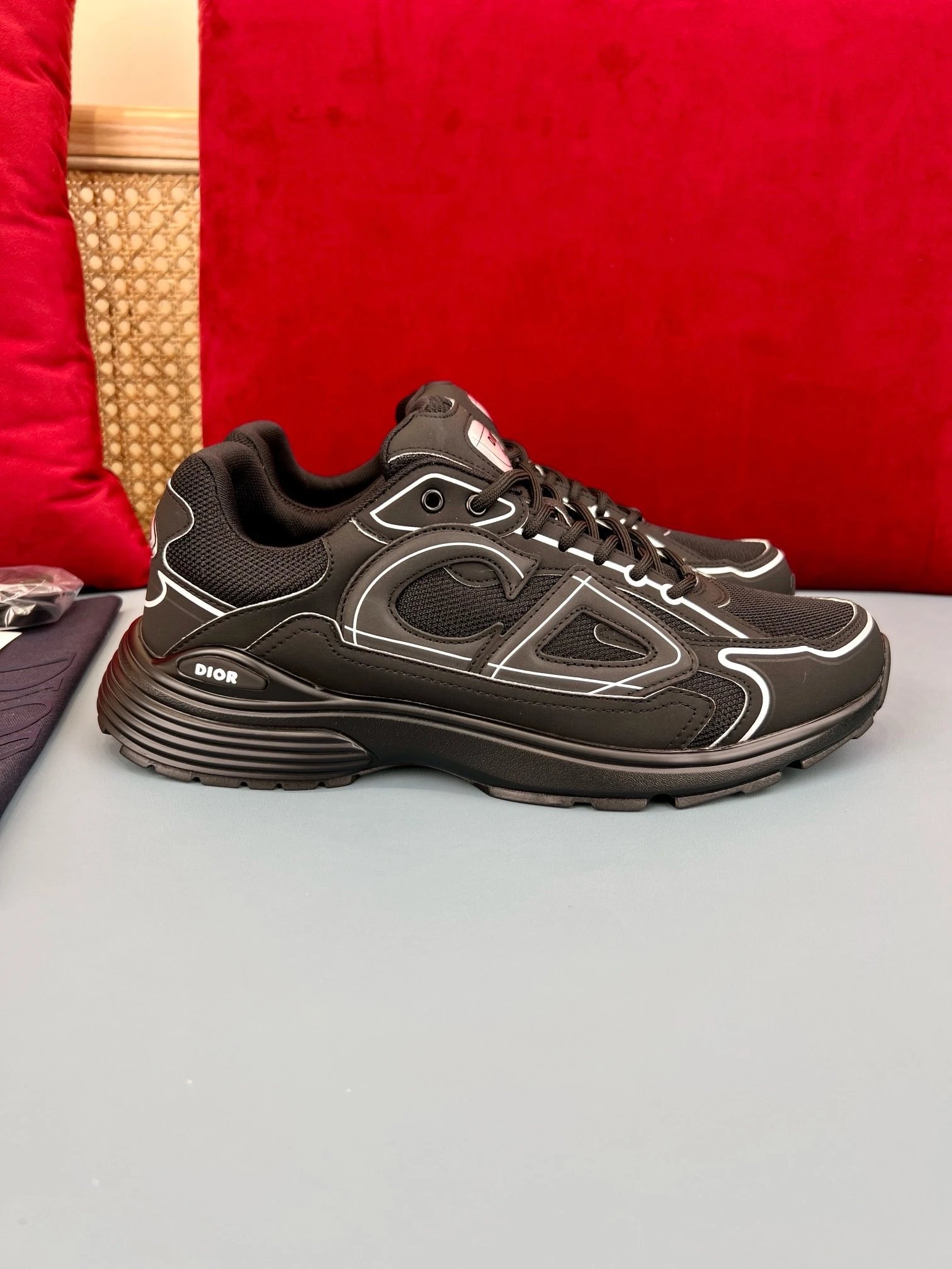 Dior B23
