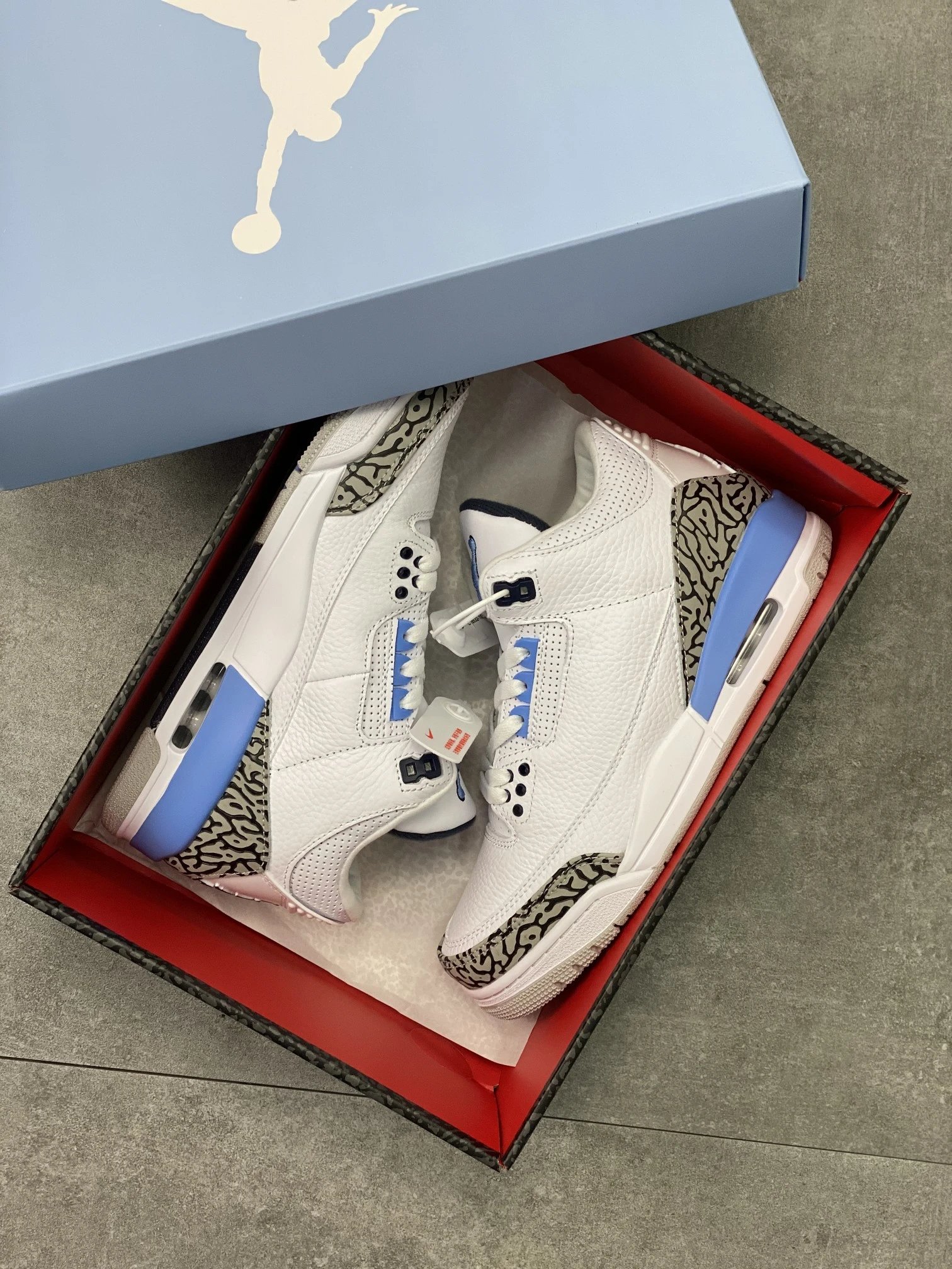 【特价促销】Air Jordan 3 Retro UNCaj3白北卡蓝男女低帮篮球鞋AJ-820078