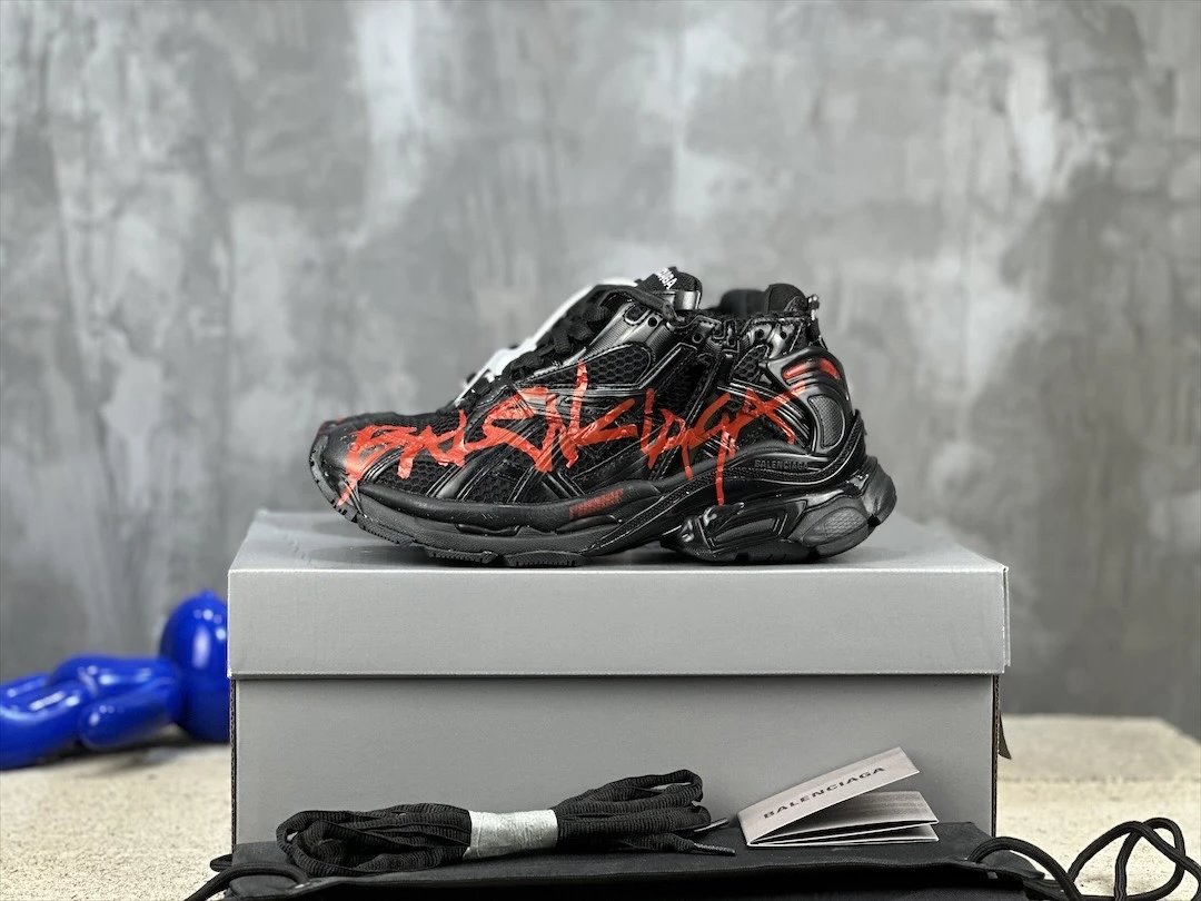 B*alenciaga Runner shoes Whatsapp : +8618824632831 Wechat: MDCG818686