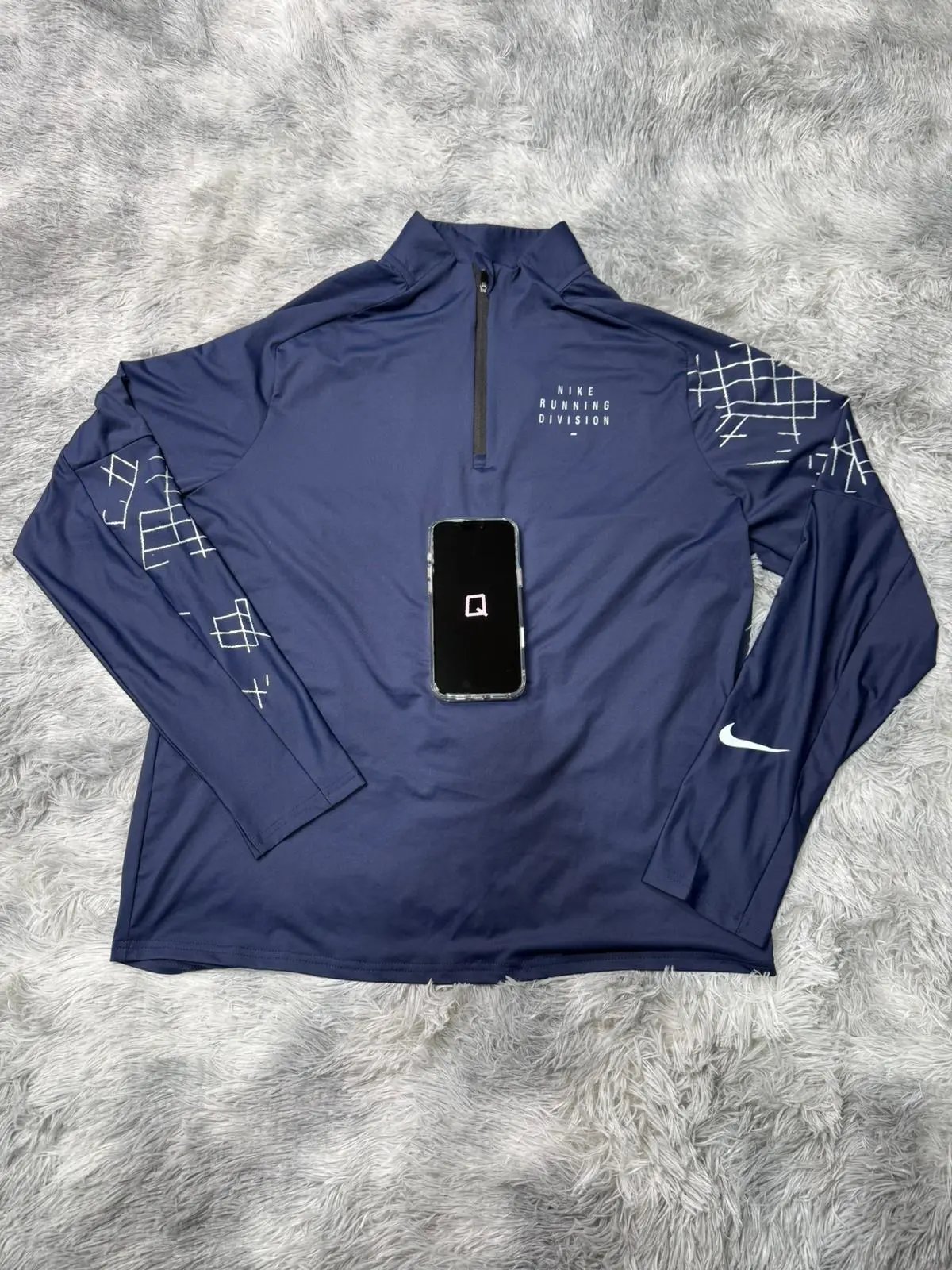 Nike Running Division Long-Sleeved Shirt