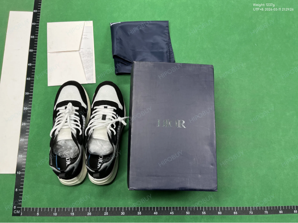 d.r 25 sneakers